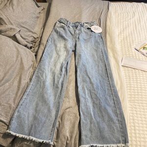 High rise Mom jeans! Great shape never worn true to size.